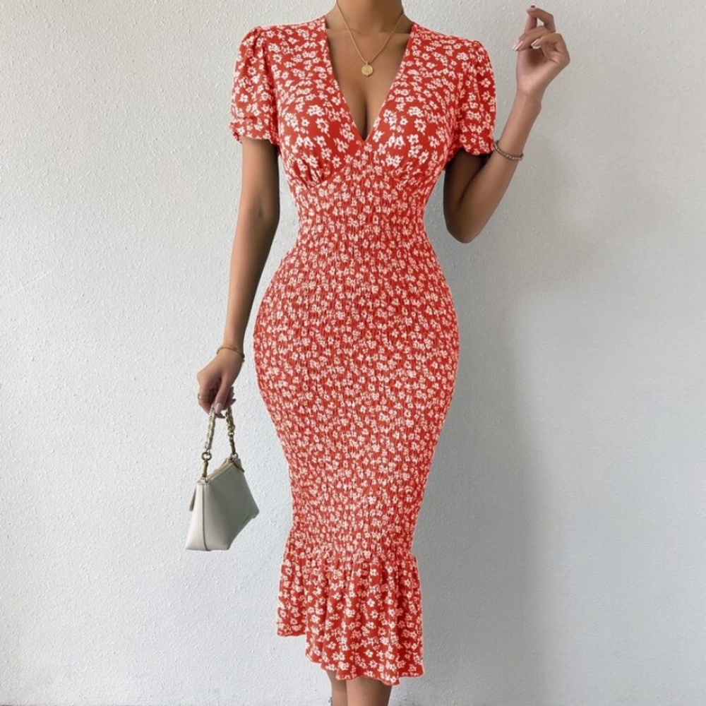 Ditsy Floral Print Ruffle Hem Shirred Dress in Red